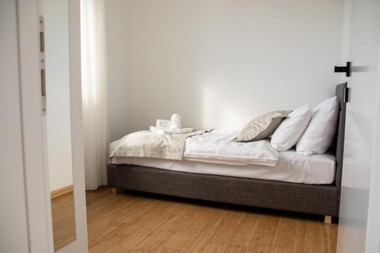 Hugo Apartments Загреб Екстериор снимка