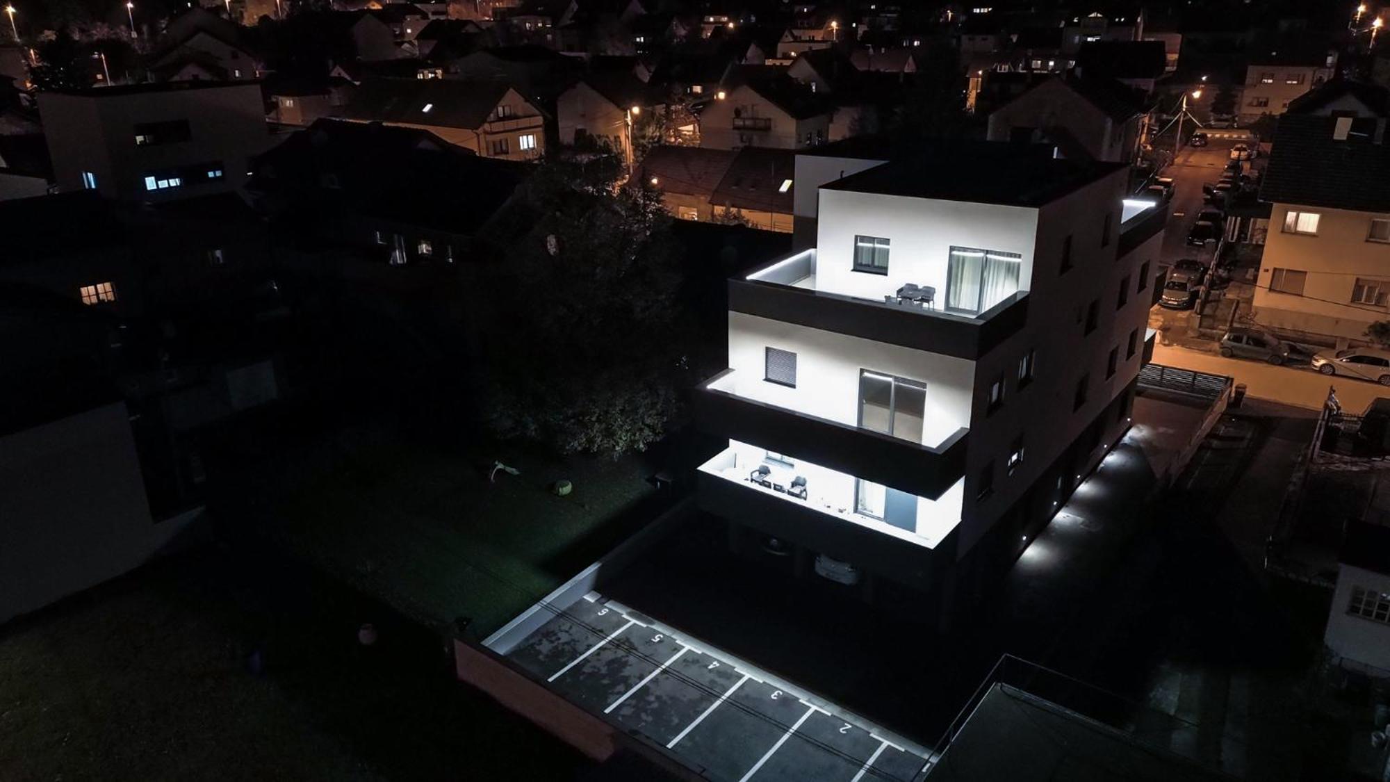 Hugo Apartments Загреб Екстериор снимка
